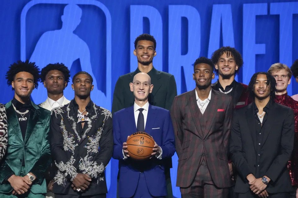 NBA转会风波：追梦格林留队决定影响勇士队阵容重组